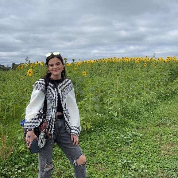 Meet your Posher, Sierra - Picture 1 of 1